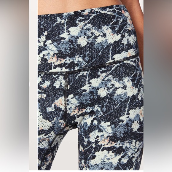 Lulu Lemon Wunder Under Crops High Rise 21 Inch Inseam - Picture 3 of 4